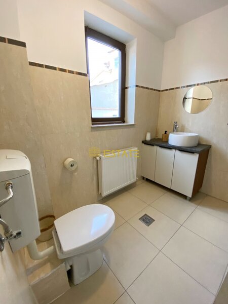 Aviatiei, metrou Aurel Vlaicu, vila P+2E, pod, 5 camere, 3 bai, curte 155 mp