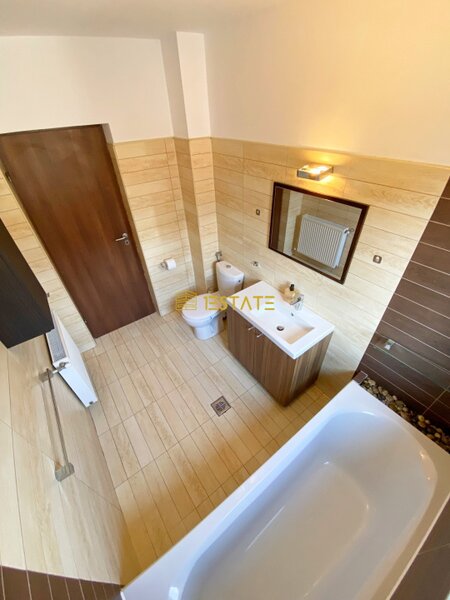 Aviatiei, metrou Aurel Vlaicu, vila P+2E, pod, 5 camere, 3 bai, curte 155 mp