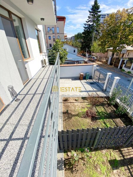 Aviatiei, metrou Aurel Vlaicu, vila P+2E, pod, 5 camere, 3 bai, curte 155 mp